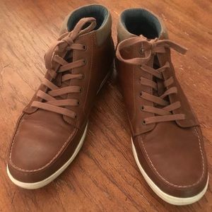 Boat-style Chukka boots